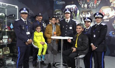 أكاديمية فاس مكناس: حوار شيق للتلميذ الصحفي بمؤسسة فاس سيتي كوليج مع عميد ممتاز في معرض الأبواب المفتوحة