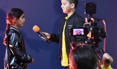 أكاديمية فاس مكناس: أقوى لحظات حوارات يوسف، التلميذ الصحفي بمؤسسة فاس سيتي كوليج، مع مجموعة من التلاميذ خلال معرض الدورة الرابعة للأبواب المفتوحة