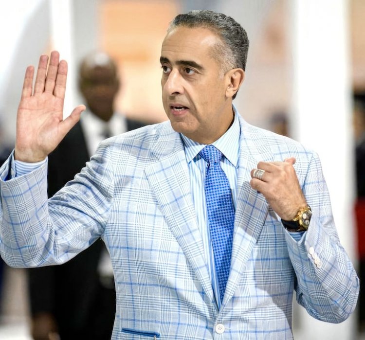 Hommage national : Abdellatif HAMMOUCHI entoure de sollicitude la famille d’un martyr du devoir