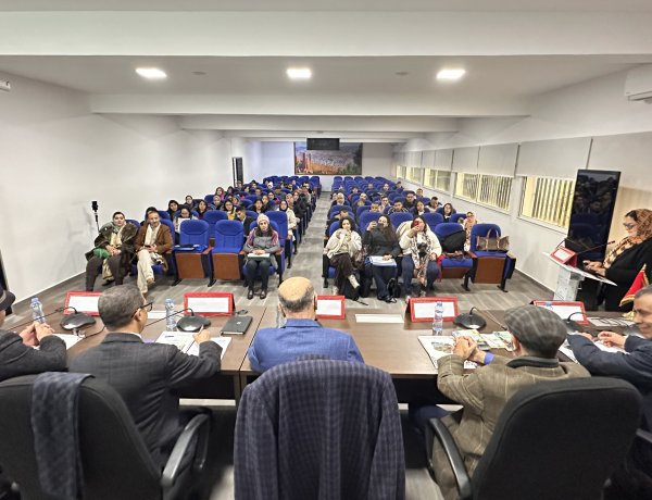 Quand le verbe devient image : à la FLSH Dhar ElMehraz, CREDIF célèbre l’art comme pensée vivante