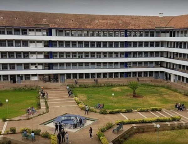 اضطرابات جوية تعيد ترتيب الامتحانات بكلية الآداب والعلوم الإنسانية ظهر المهراز بفاس